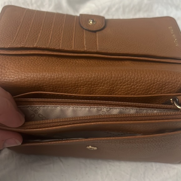 MICHAEL Michael Kors Jet Set Charm Small Phone Crossbody - Picture 6 of 8